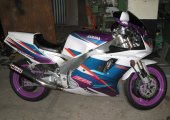 1995 Yamaha FZR 1000 photo